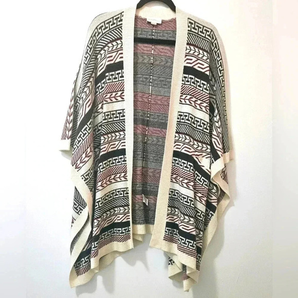 Aritzia Golden by TNA Roohan Poncho Sweater Alpaca Blend Ruana One Size  Pocket - Picture 1 of 12